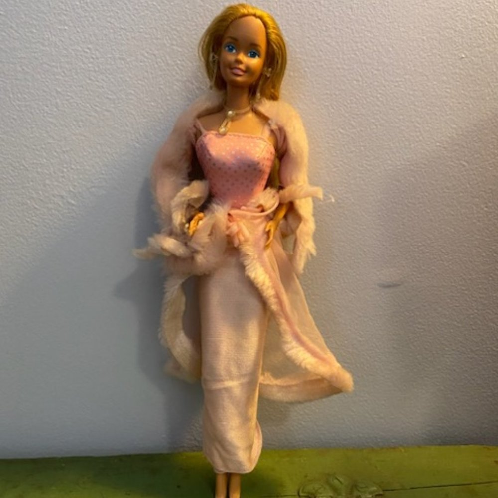 Vintage 1980s Pink & Pretty Barbie